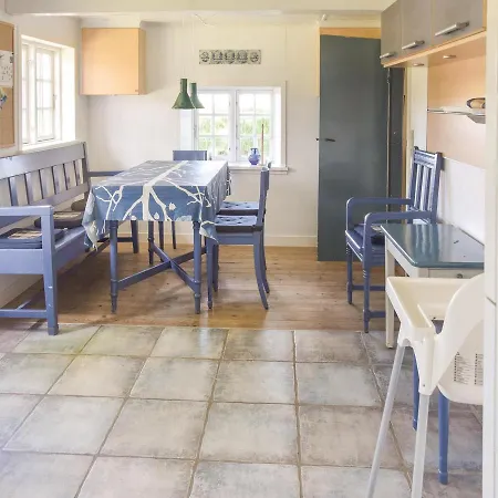 Three-bedroom Holiday In * Højer