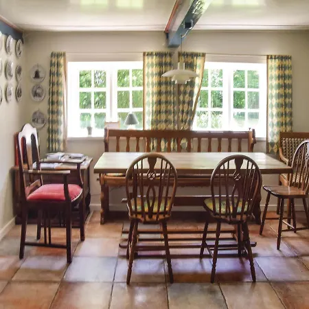 Three-bedroom Holiday In Vakantiehuis Højer