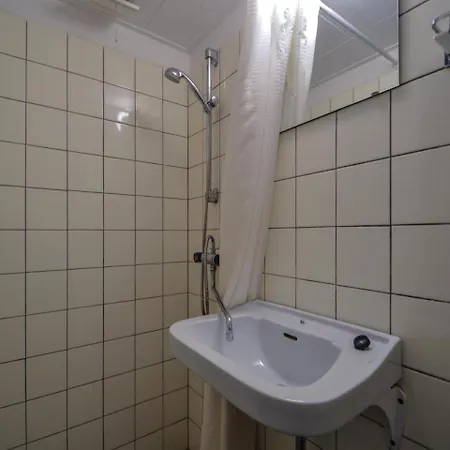 Vakantiehuis Three-bedroom Holiday In *