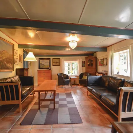 Three-bedroom Holiday In